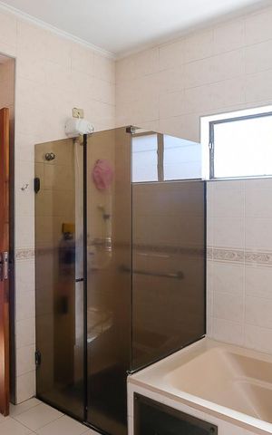 Casa à venda com 456m², 4 quartos e 5 vagasBanheiro da suíte 1