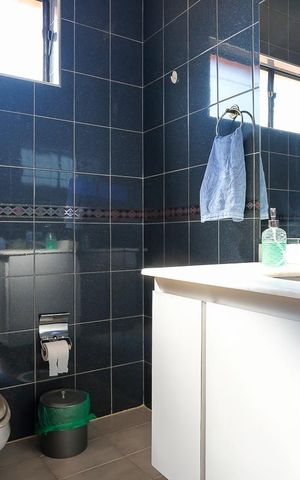 Casa à venda com 456m², 4 quartos e 5 vagasBanheiro da suíte 2