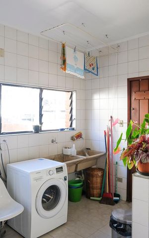 Casa à venda com 456m², 4 quartos e 5 vagasÁrea de serviço
