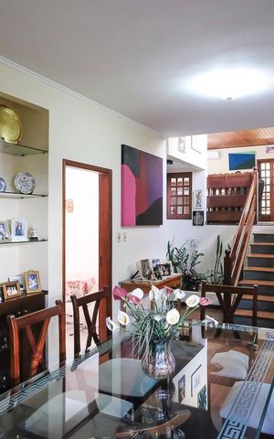 Casa à venda com 456m², 4 quartos e 5 vagasSala de jantar