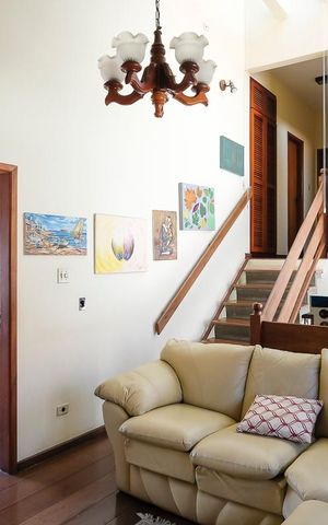 Casa à venda com 456m², 4 quartos e 5 vagasSala de TV