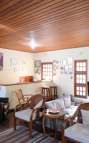 Casa à venda com 456m², 4 quartos e 5 vagasSala