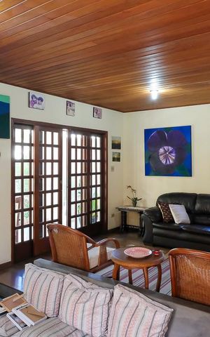 Casa à venda com 456m², 4 quartos e 5 vagasSala