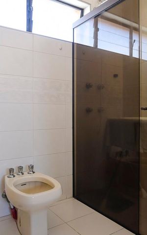 Casa à venda com 456m², 4 quartos e 5 vagasBanheiro 