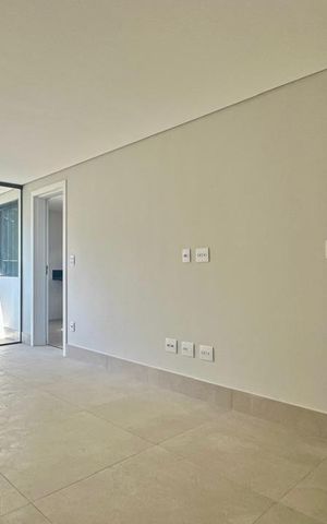 Apartamento à venda com 94m², 2 quartos e 3 vagas Apartamento à venda com 94m², 2 quartos e 3 vagasSala