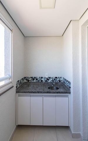 Apartamento à venda com 60m², 3 quartos e 1 vaga Apartamento à venda com 60m², 3 quartos e 1 vagaVaranda
