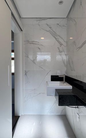 Casa para alugar com 300m², 3 quartos e 7 vagas Casa para alugar com 300m², 3 quartos e 7 vagasBanheiro da Suíte