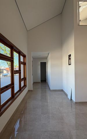 Casa para alugar com 300m², 3 quartos e 7 vagas Casa para alugar com 300m², 3 quartos e 7 vagasSala