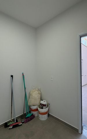 Casa para alugar com 300m², 3 quartos e 7 vagas Casa para alugar com 300m², 3 quartos e 7 vagasLavanderia