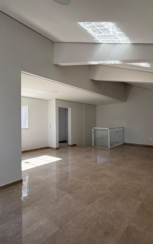 Casa para alugar com 300m², 3 quartos e 7 vagas Casa para alugar com 300m², 3 quartos e 7 vagasCobertura