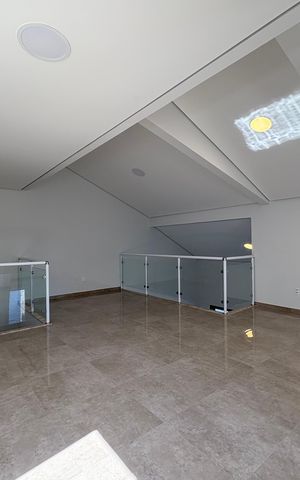 Casa para alugar com 300m², 3 quartos e 7 vagas Casa para alugar com 300m², 3 quartos e 7 vagasCobertura