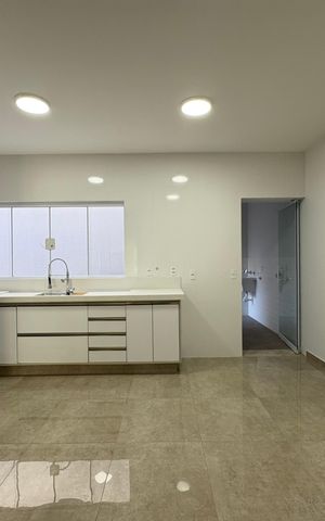 Casa para alugar com 300m², 3 quartos e 7 vagas Casa para alugar com 300m², 3 quartos e 7 vagasCozinha