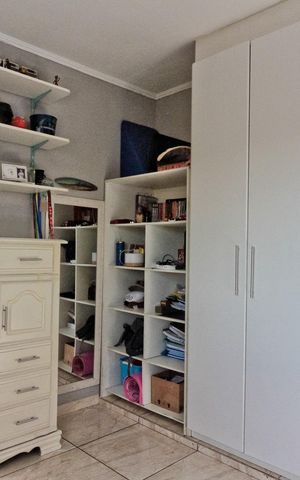 Casa à venda com 209m², 3 quartos e 3 vagas Casa à venda com 209m², 3 quartos e 3 vagasQuarto 2