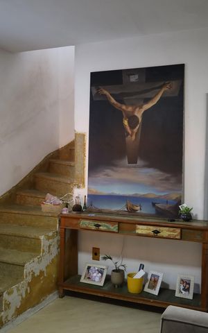 Casa à venda com 140m², 2 quartos e 2 vagasSala