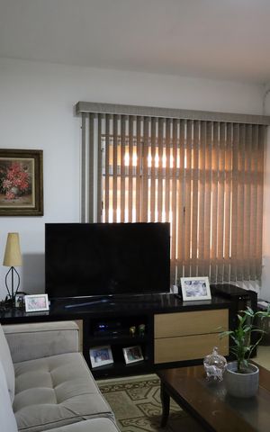 Casa à venda com 140m², 2 quartos e 2 vagasSala