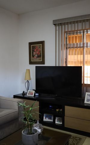 Casa à venda com 140m², 2 quartos e 2 vagasSala