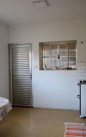 Casa à venda com 140m², 2 quartos e 2 vagasCozinha