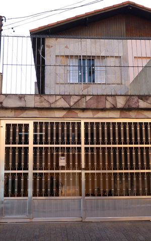 Casa à venda com 140m², 2 quartos e 2 vagasFachada