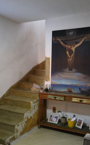 Casa à venda com 140m², 2 quartos e 2 vagasSala