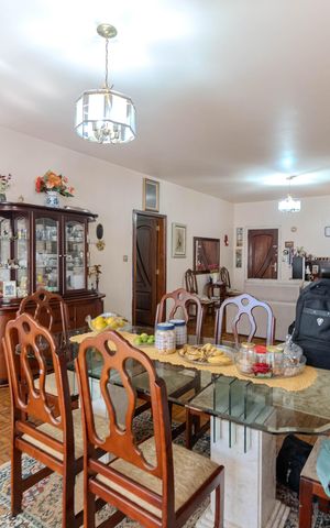 Apartamento à venda com 223m², 4 quartos e 1 vaga Apartamento à venda com 223m², 4 quartos e 1 vagaSala