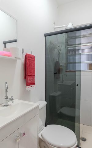 Apartamento à venda com 223m², 4 quartos e 1 vaga Apartamento à venda com 223m², 4 quartos e 1 vagaBanheiro 2