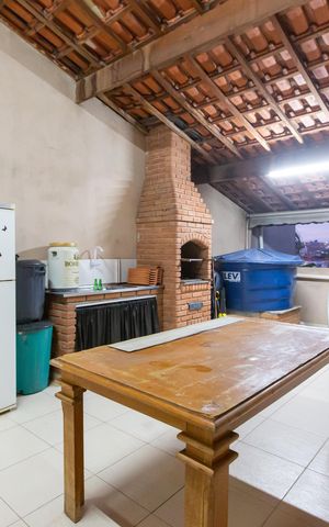 Casa à venda com 298m², 2 quartos e 2 vagas Casa à venda com 298m², 2 quartos e 2 vagasEspaço Gourmet