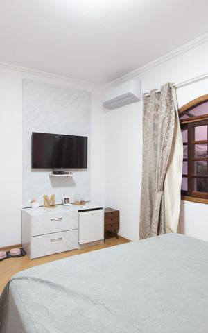 Casa à venda com 298m², 2 quartos e 2 vagas Casa à venda com 298m², 2 quartos e 2 vagasQuarto 1
