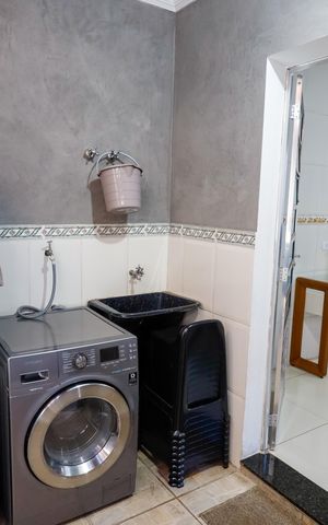 Casa à venda com 149m², 3 quartos e 3 vagasLavanderia
