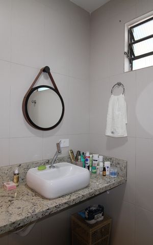 Casa à venda com 120m², 3 quartos e 4 vagasBanheiro