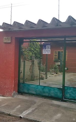 Casa à venda com 120m², 3 quartos e 4 vagas Casa à venda com 120m², 3 quartos e 4 vagasFachada