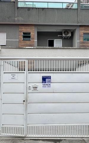 Casa à venda com 145m², 2 quartos e 1 vaga Casa à venda com 145m², 2 quartos e 1 vagaFachada