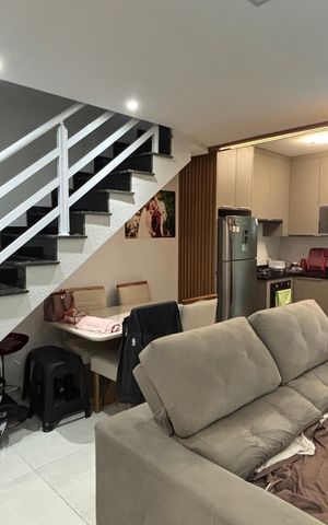 Casa à venda com 145m², 2 quartos e 1 vaga Casa à venda com 145m², 2 quartos e 1 vagaSala