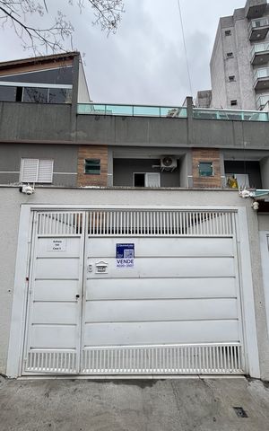 Casa à venda com 145m², 2 quartos e 1 vaga Casa à venda com 145m², 2 quartos e 1 vagaFachada