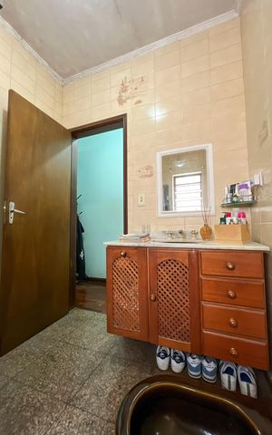 Casa à venda com 349m², 3 quartos e 2 vagas Casa à venda com 349m², 3 quartos e 2 vagasBanheiro da Suíte 3