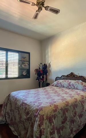 Casa à venda com 349m², 3 quartos e 2 vagas Casa à venda com 349m², 3 quartos e 2 vagasQuarto 2