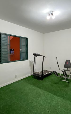 Casa à venda com 349m², 3 quartos e 2 vagas Casa à venda com 349m², 3 quartos e 2 vagasQuarto de Serviço