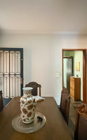 Casa à venda com 349m², 3 quartos e 2 vagas Casa à venda com 349m², 3 quartos e 2 vagasSala de Jantar