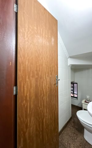 Casa à venda com 349m², 3 quartos e 2 vagas Casa à venda com 349m², 3 quartos e 2 vagasLavabo da Sala