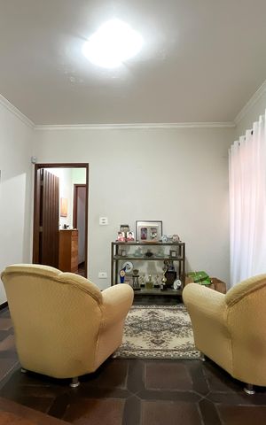 Casa à venda com 349m², 3 quartos e 2 vagas Casa à venda com 349m², 3 quartos e 2 vagasSala