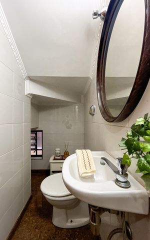 Casa à venda com 349m², 3 quartos e 2 vagas Casa à venda com 349m², 3 quartos e 2 vagasLavabo da Sala
