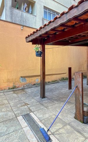 Casa à venda com 349m², 3 quartos e 2 vagas Casa à venda com 349m², 3 quartos e 2 vagasQuintal