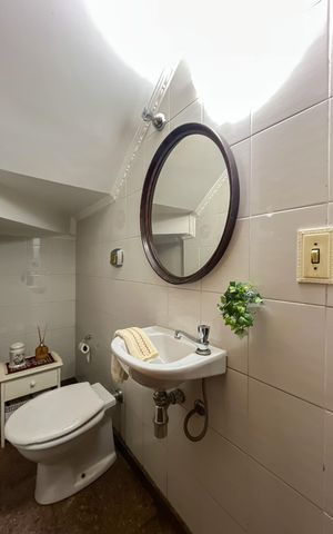 Casa à venda com 349m², 3 quartos e 2 vagas Casa à venda com 349m², 3 quartos e 2 vagasLavabo da Sala