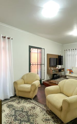 Casa à venda com 349m², 3 quartos e 2 vagas Casa à venda com 349m², 3 quartos e 2 vagasSala