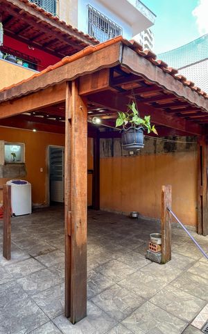 Casa à venda com 349m², 3 quartos e 2 vagas Casa à venda com 349m², 3 quartos e 2 vagasQuintal