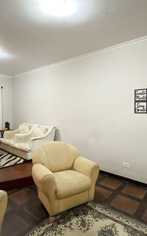 Casa à venda com 349m², 3 quartos e 2 vagas Casa à venda com 349m², 3 quartos e 2 vagasSala