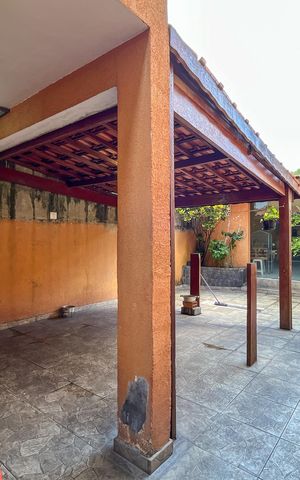 Casa à venda com 349m², 3 quartos e 2 vagas Casa à venda com 349m², 3 quartos e 2 vagasQuintal