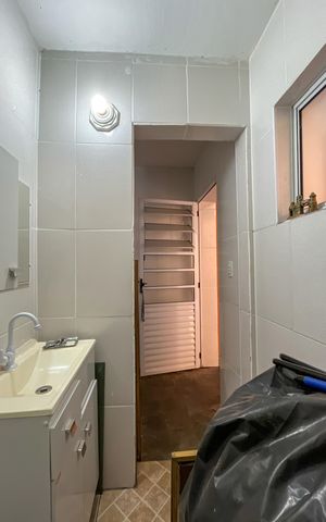 Casa à venda com 349m², 3 quartos e 2 vagas Casa à venda com 349m², 3 quartos e 2 vagasBanheiro de Serviço