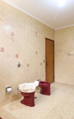 Casa à venda com 208m², 2 quartos e 4 vagasBanheiro Social