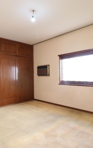 Casa à venda com 208m², 2 quartos e 4 vagasQuarto 2