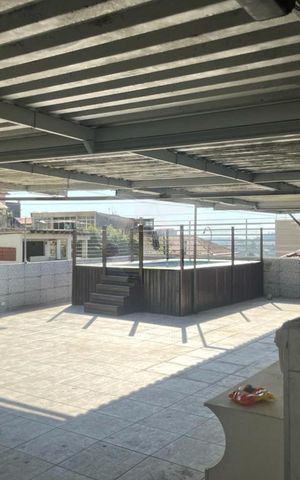 Casa de condomínio à venda com 229m², 4 quartos e 3 vagas